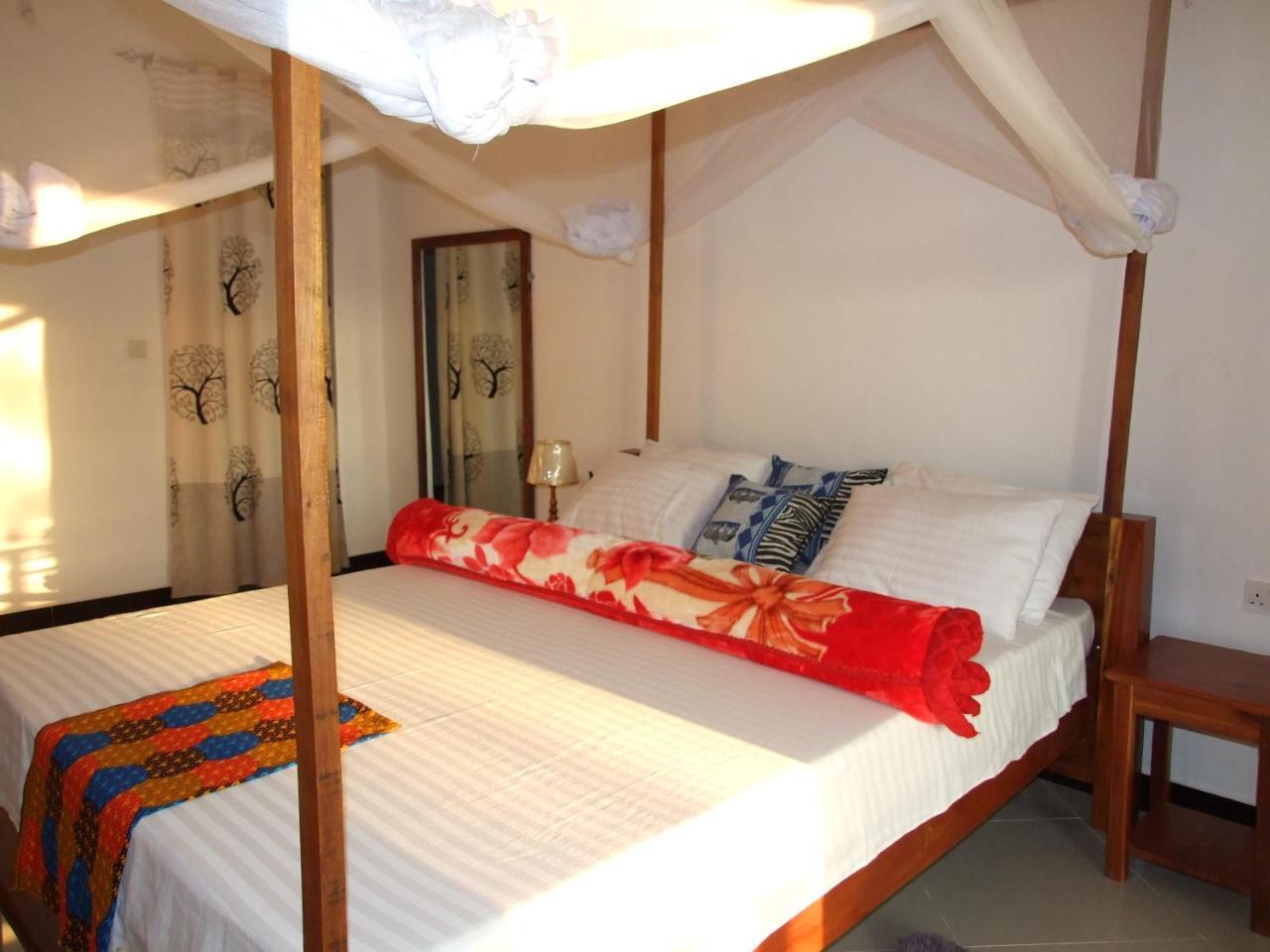 Voyage Village Lodge Mikumi Esterno foto